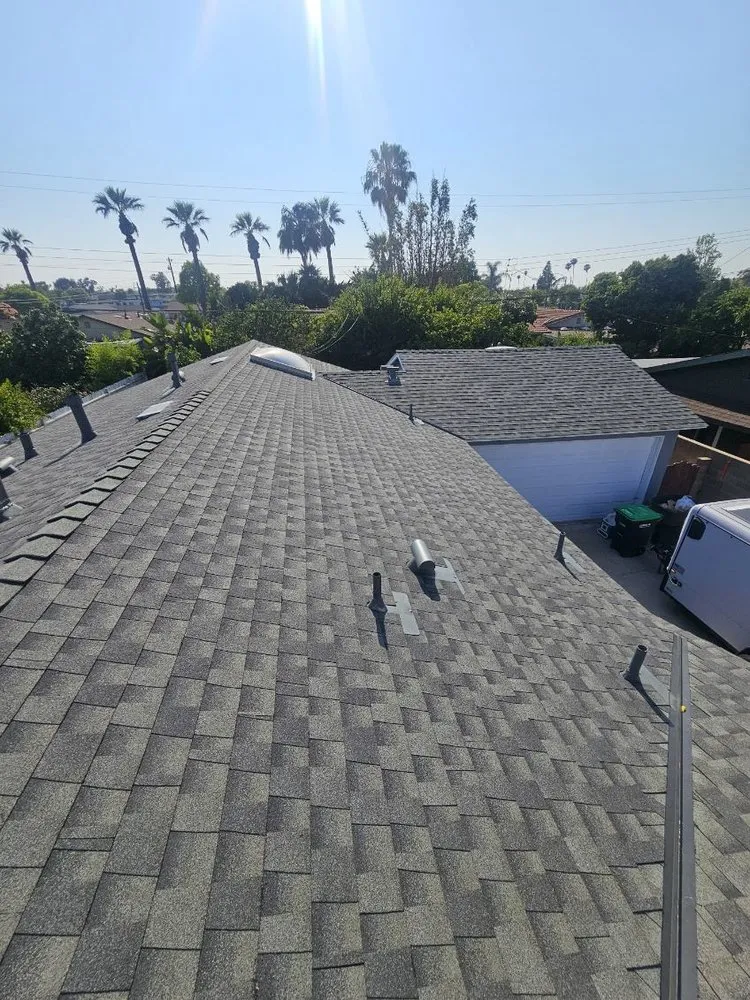 Slide of I Be Roofing
