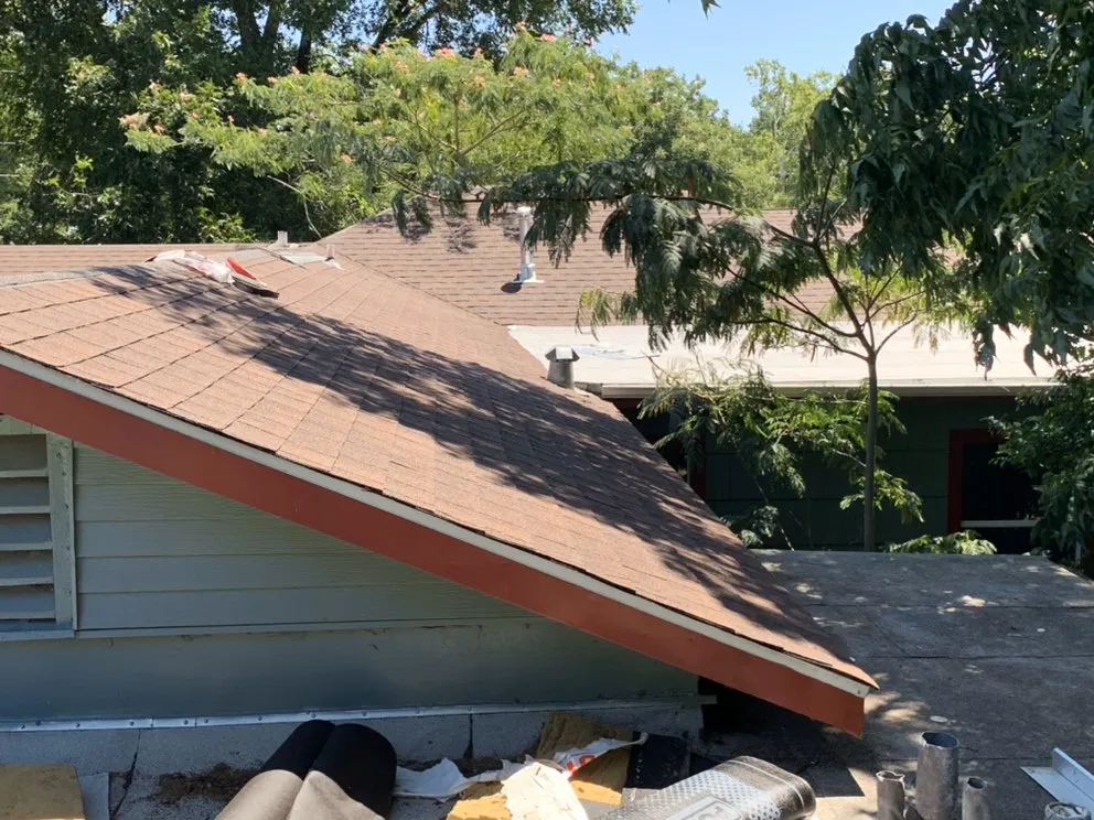 Slide of I M Roofing & Construction