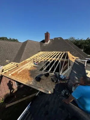 I R Renovations Logo