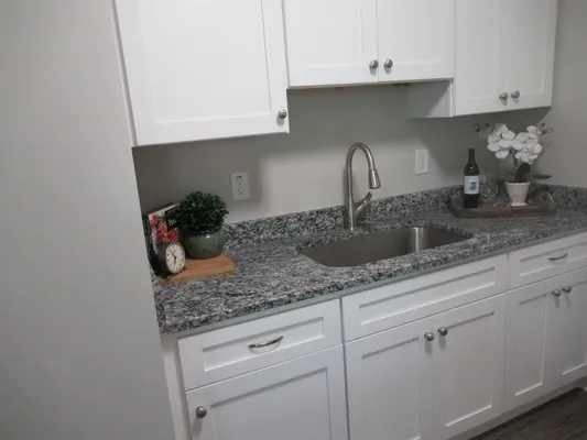 II Greens Construction Logo