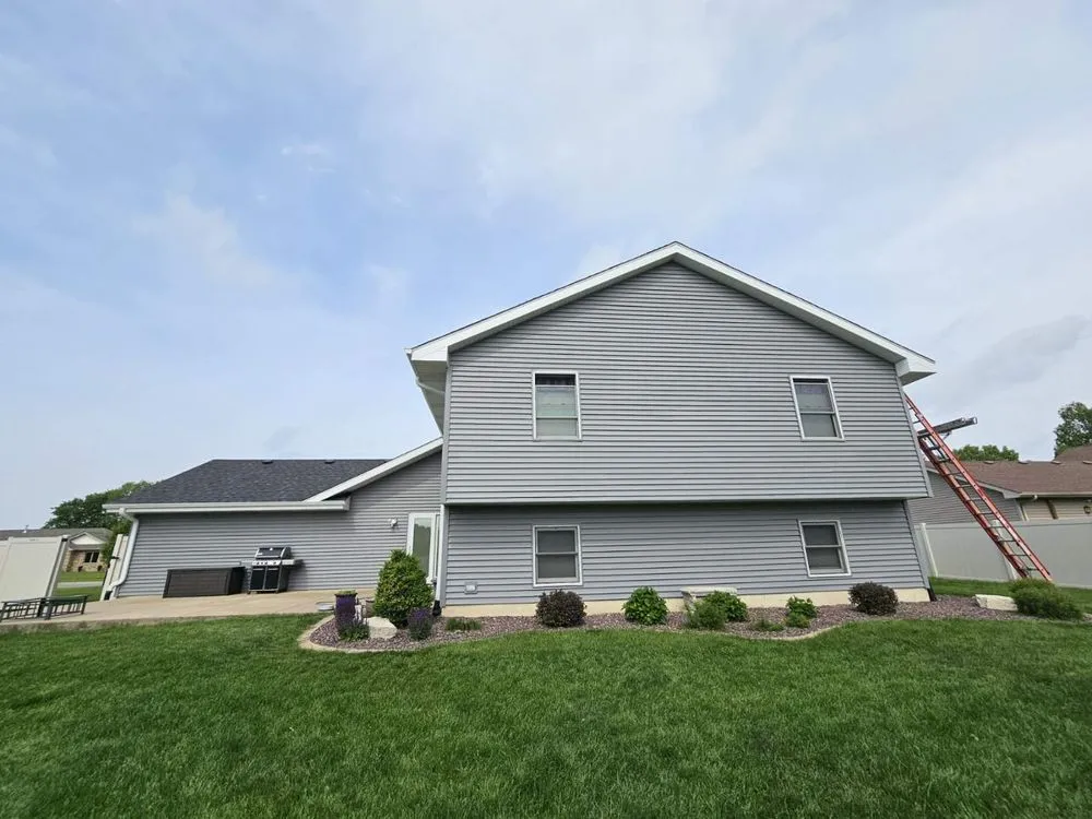 Slide of Illiana Roofing