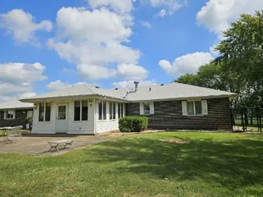 Slide of Illiana Roofing