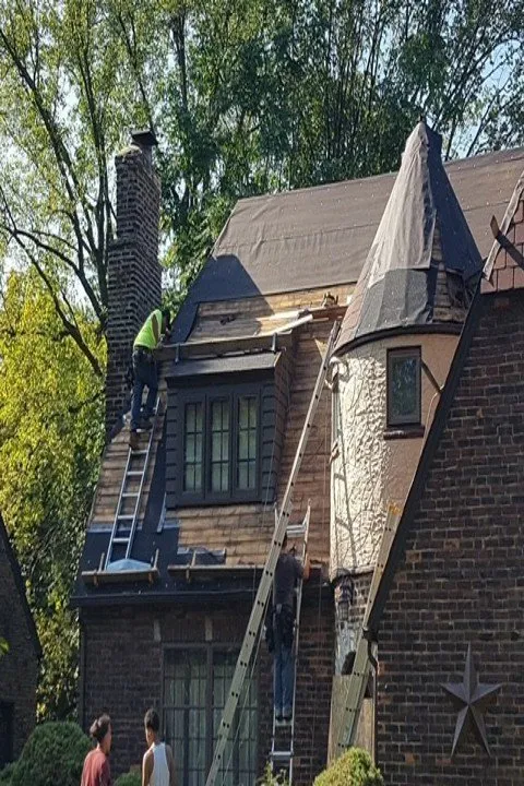 Slide of Illiana Roofing