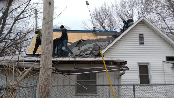 Illinois Cleaning Solutions Logo