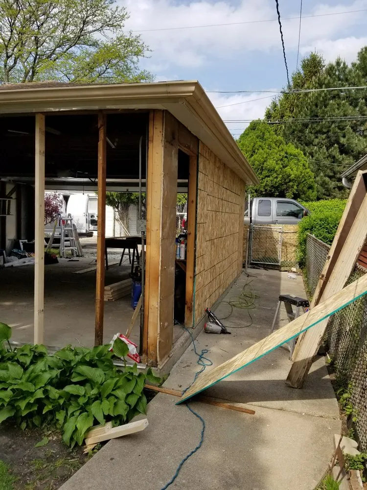 Slide of Illinois Green Construction