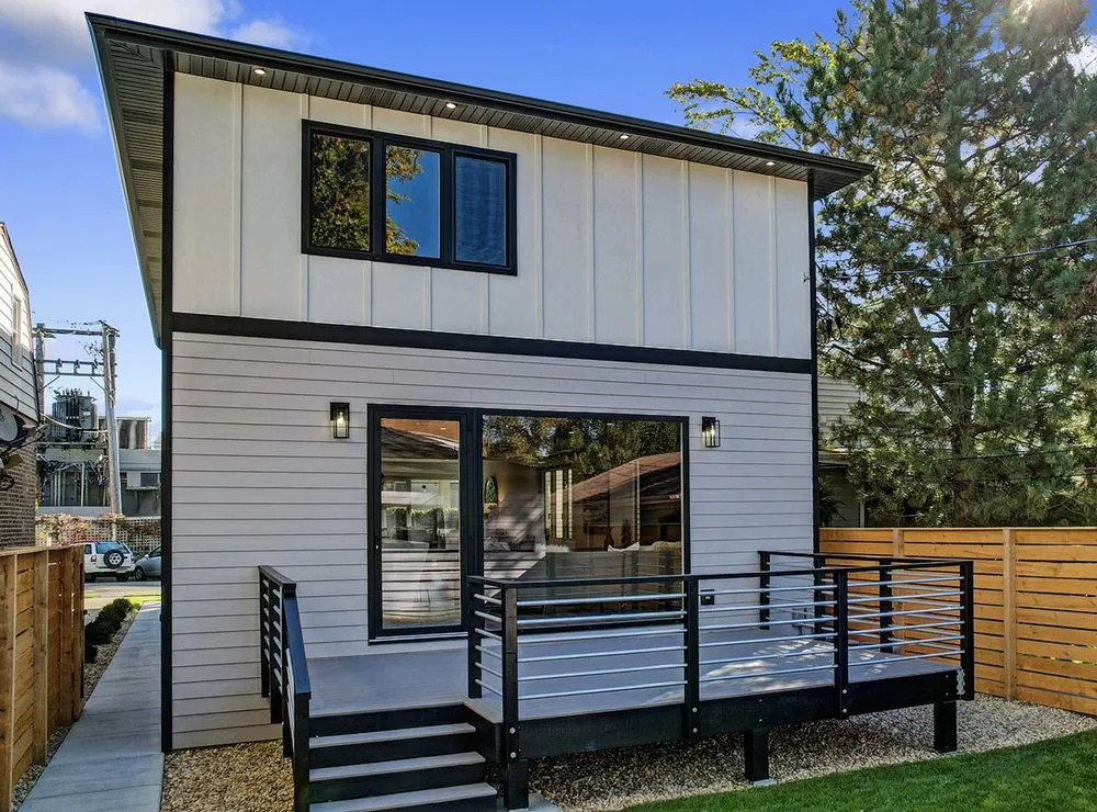 Slide of In N Out Exteriors