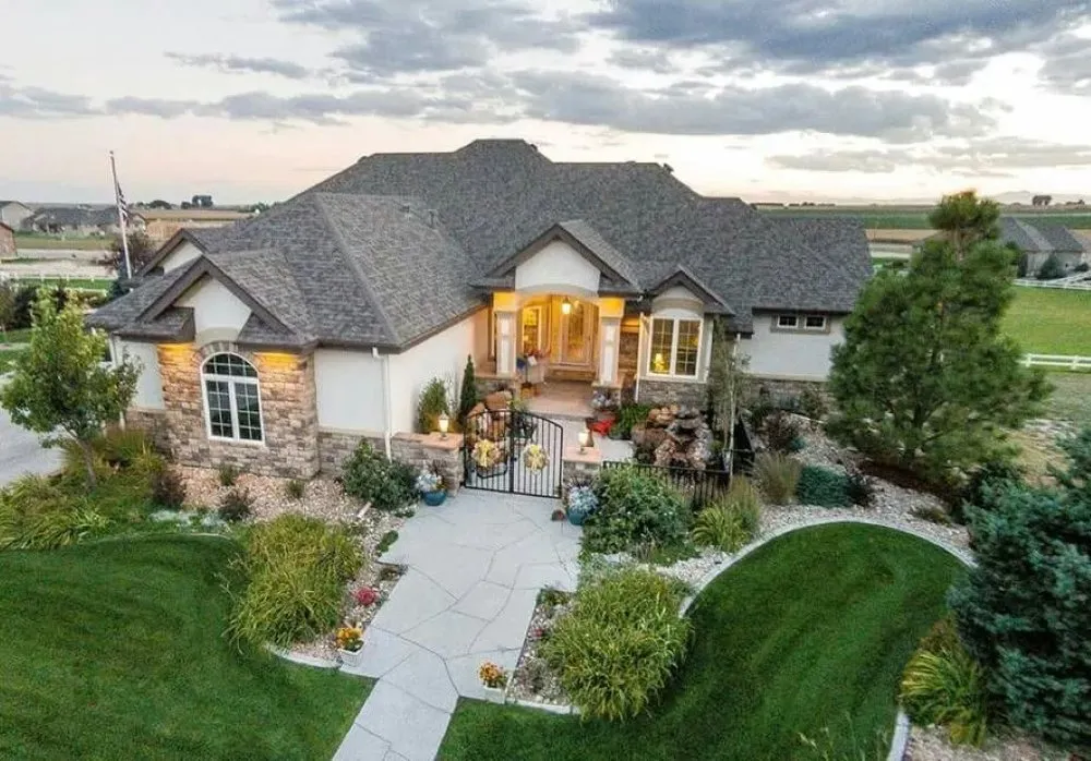 Slide of Independent Roofing