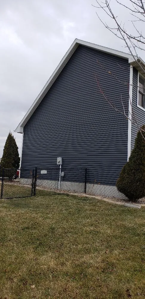 Slide of Independiente Vinyl Siding and Roofing