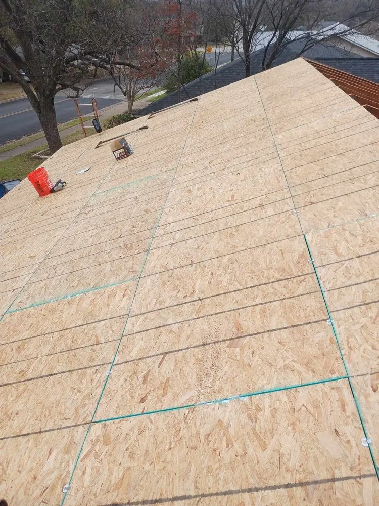 Slide of Inestroza Roofing & Construction