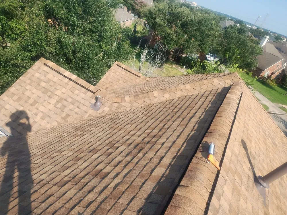 Slide of Inestroza Roofing & Construction