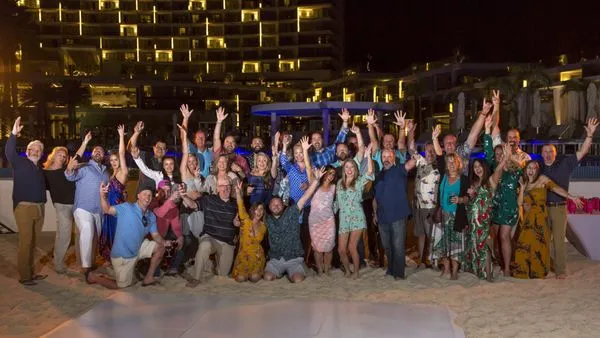 Infinity Roofing & Siding Logo