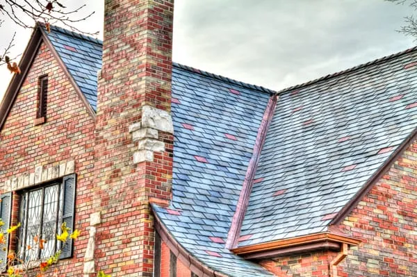 Innovative Construction & Roofing Logo