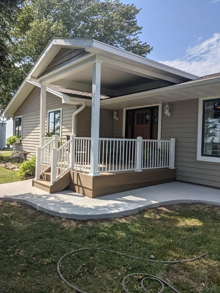 Top-rated roof repair same-day service in Manilla, IA by Innovative Renovations