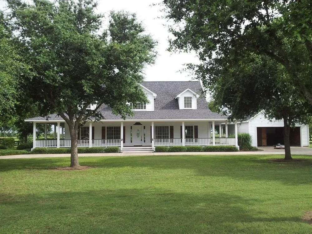 Slide of Integrity Roofing