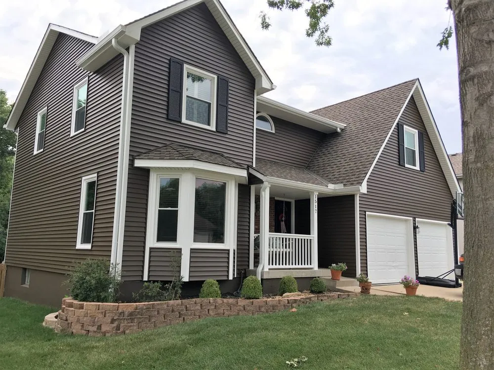 Emergency residential roofing service in Lee's Summit, MO by Integrity Roofing Siding Gutters & Windows