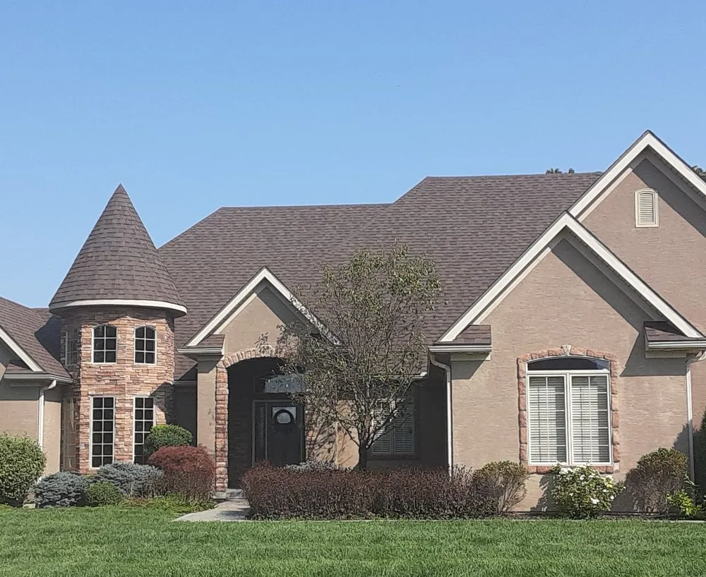 Licensed residential roofing service in Lee's Summit, MO - Integrity Roofing Siding Gutters & Windows