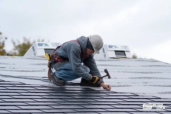 Slide of Interlock Metal Roofing - New York