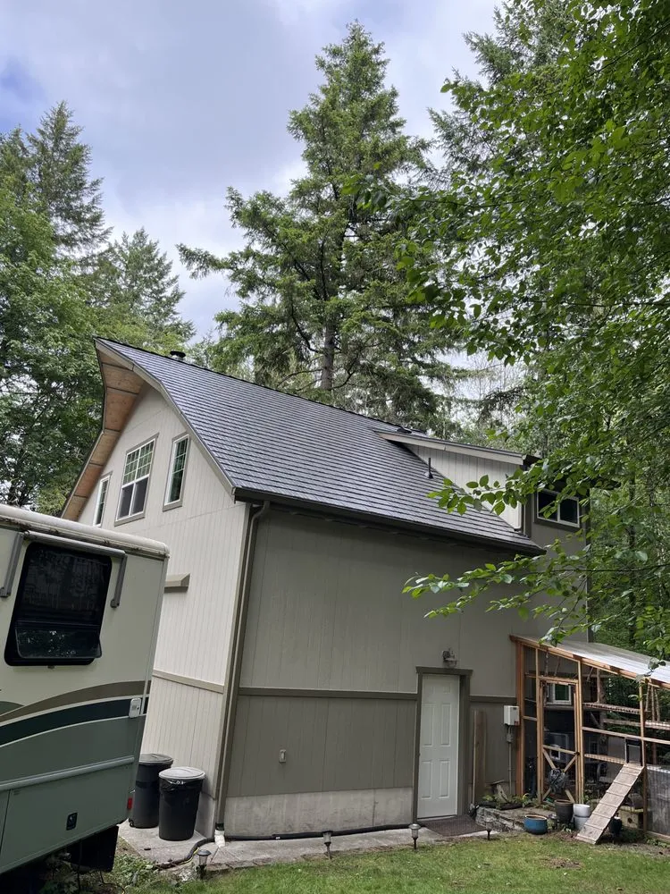 Slide of Interlock Metal Roofing - Washington