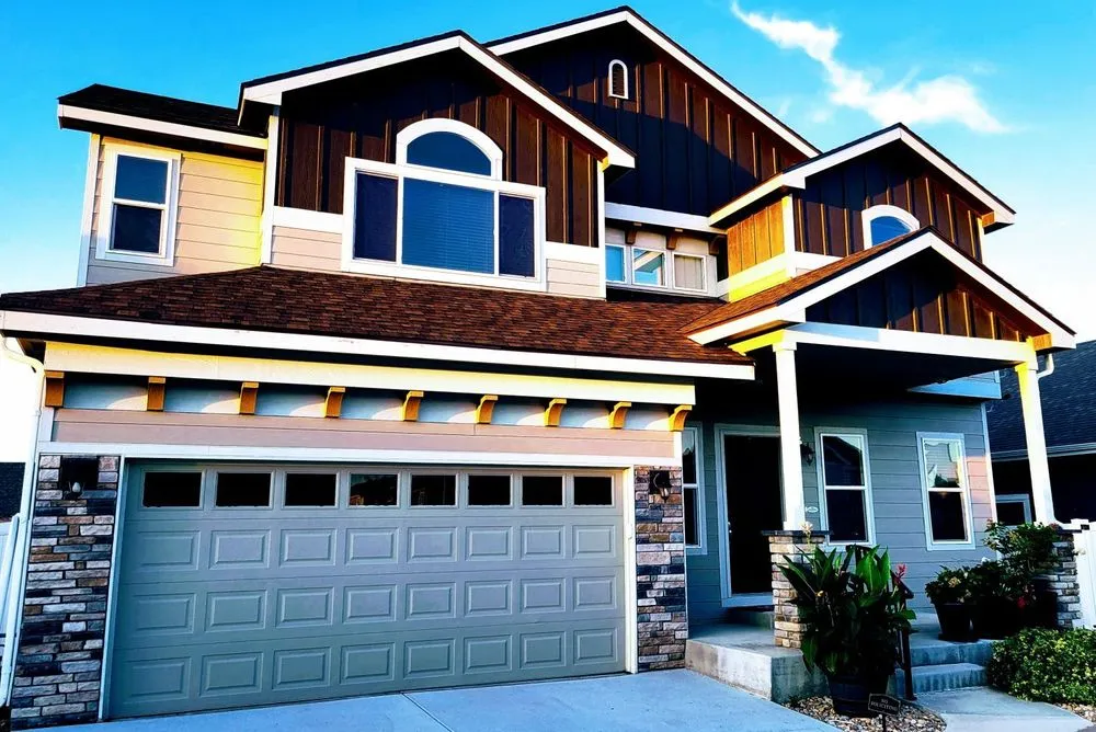 Slide of Interstate Roofing