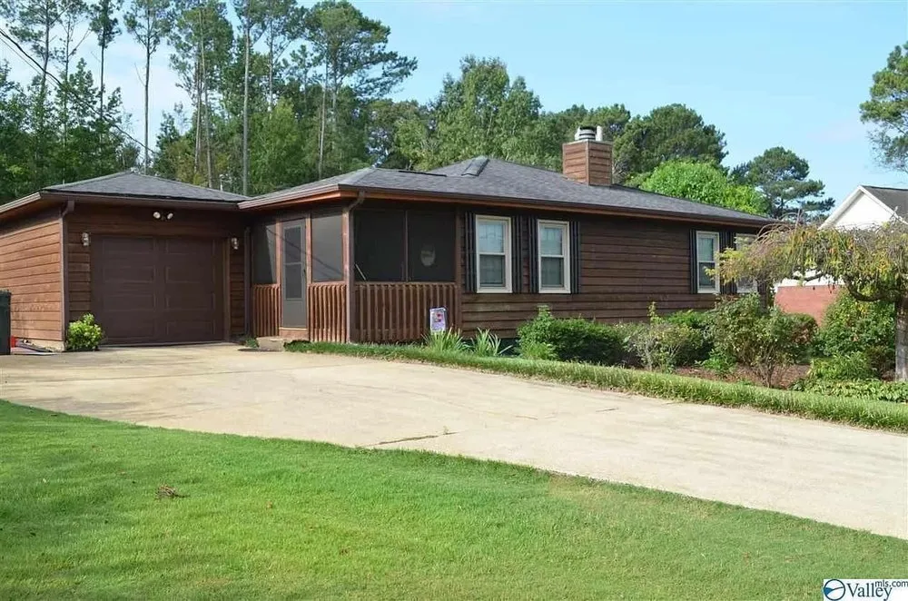 Slide of Invista Home