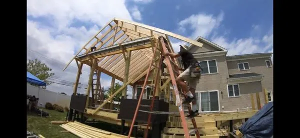 iPro Roofing & Construction Logo