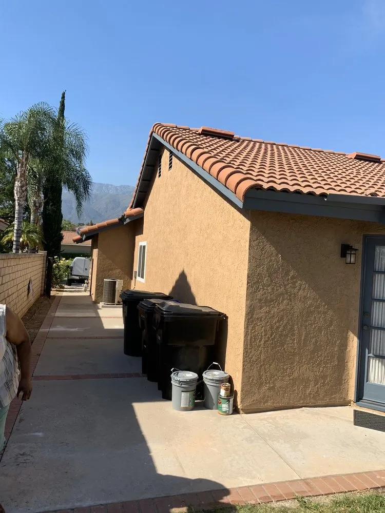 Licensed roof leak repair in Crystal City, CA by Isaac Building and Remodeling