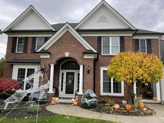 Isaac Exteriors Logo