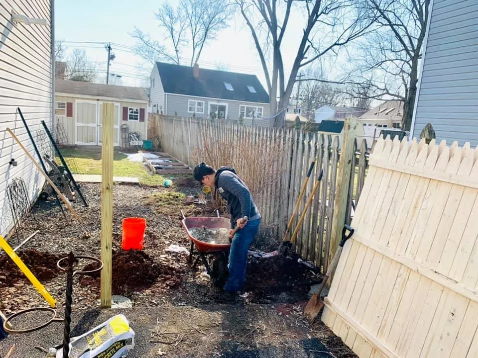 Slide of Isl Lopez Construction and Landscaping