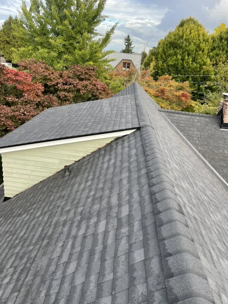 Slide of Islas Roofing Construction