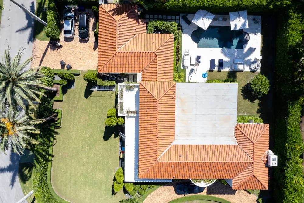 Slide of Istueta Roofing