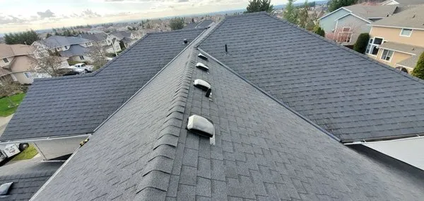 ITH Roofing & Remodeling Logo