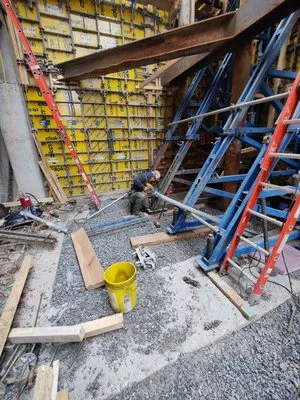 IZQ General Contractor