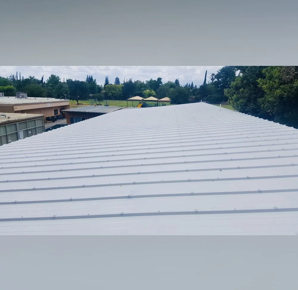 Slide of Izzy Roofing & Waterproofing