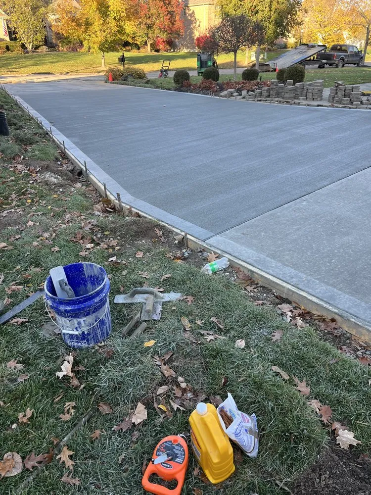 Licensed roof replacement experts serving West Elkton, OH - J & J Concrete And Construction