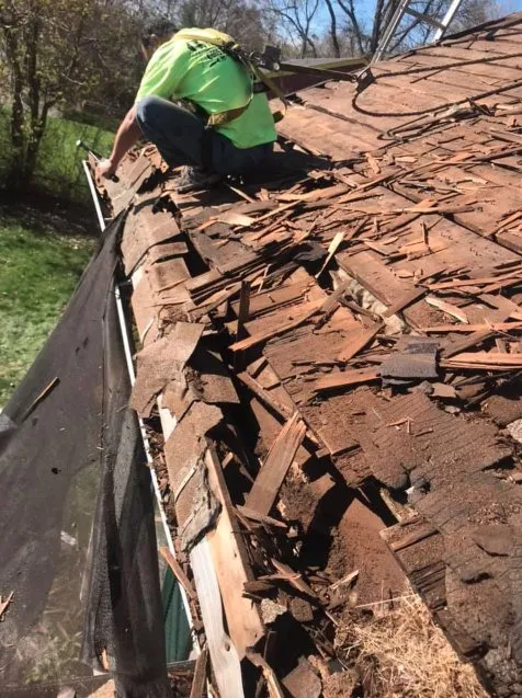 Slide of J & J Rivera Roofing & Supply