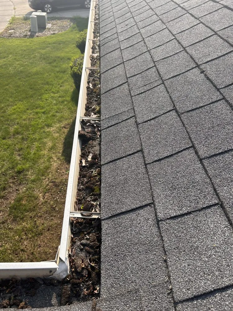 Professional roof leak repair in Coeur d'Alene, ID - J & J Roof Cleaning Landscape