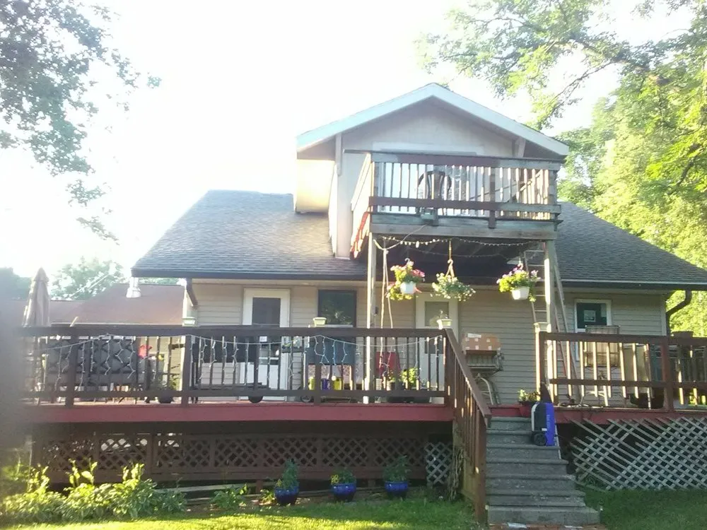 Reliable residential roofing service experts serving Barnes City, IA - J & J Roofing & Siding
