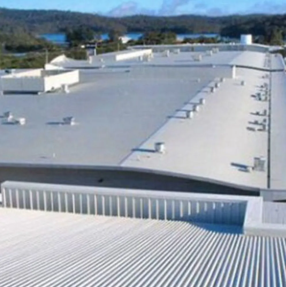 Licensed roof leak repair experts serving Mechanicstown, OH - J & M Roofing