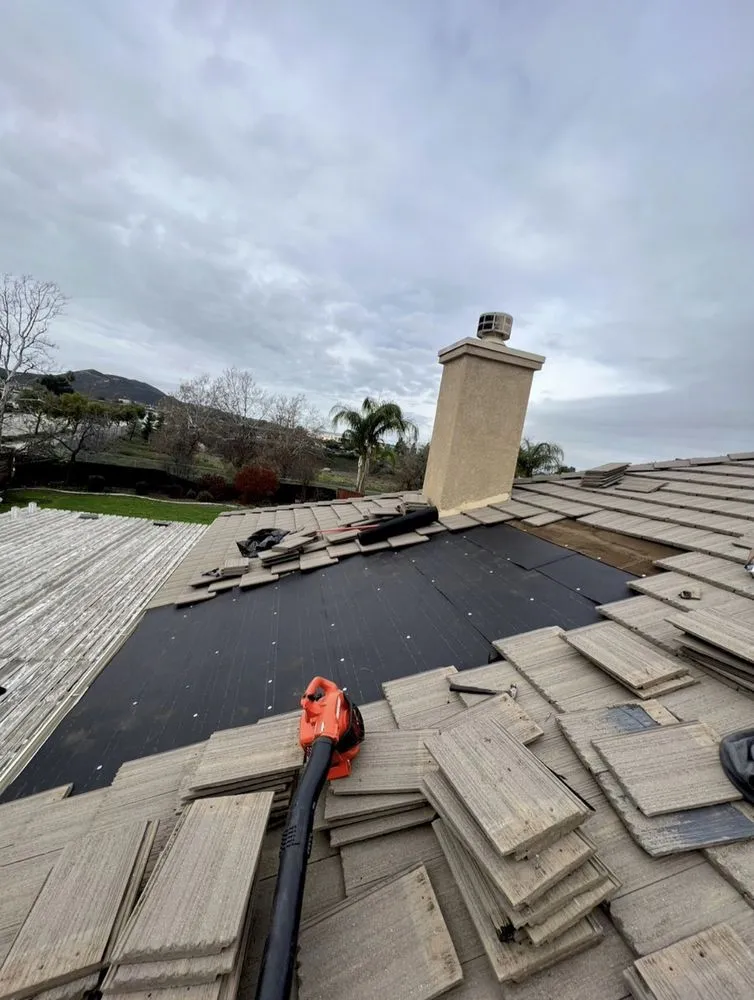 Slide of J & R Elite Roofing