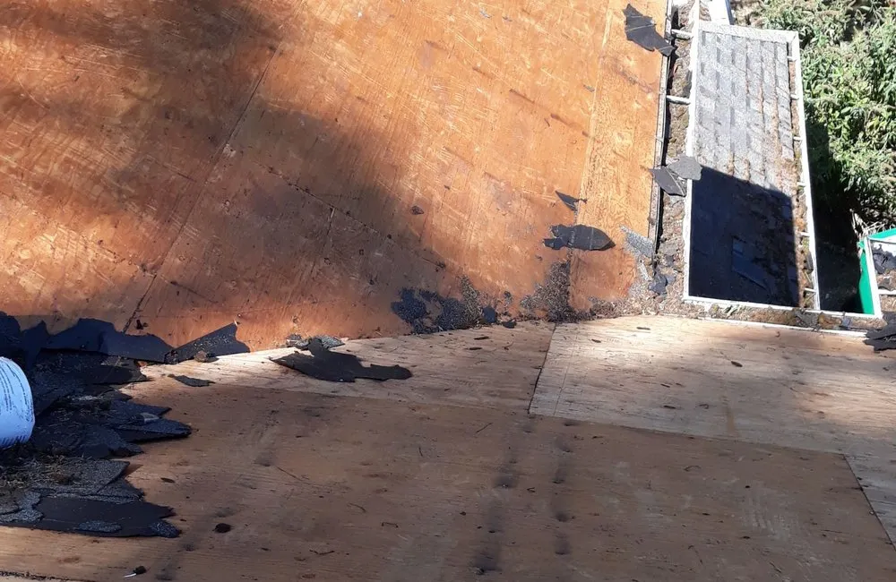 Slide of J & V Roofing