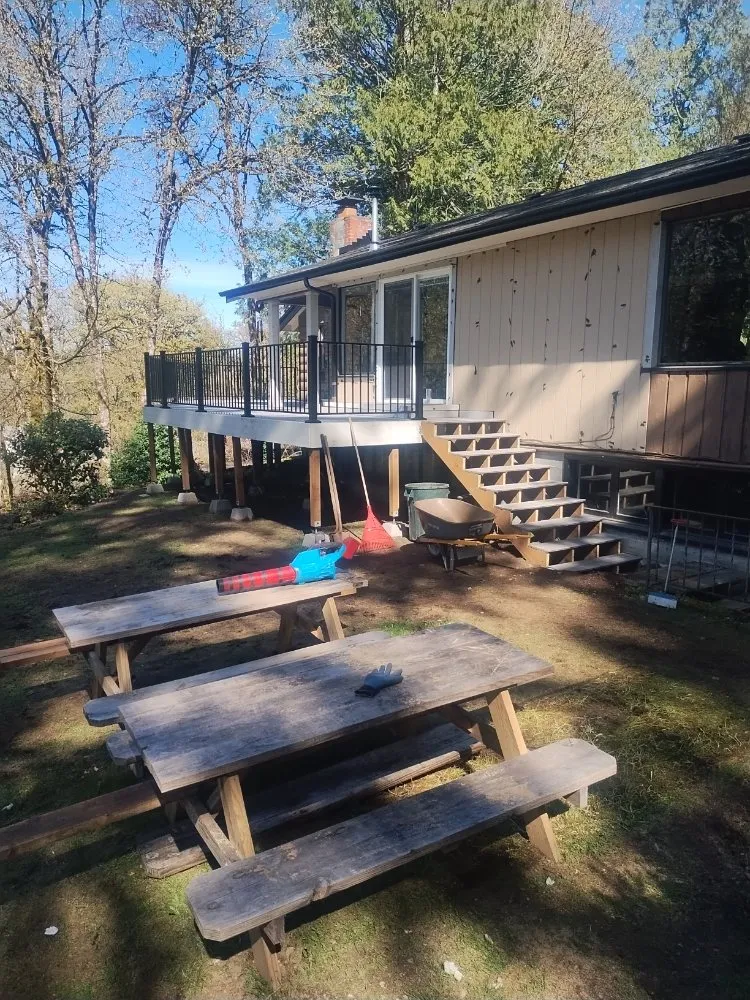 Slide of J and M Handyman