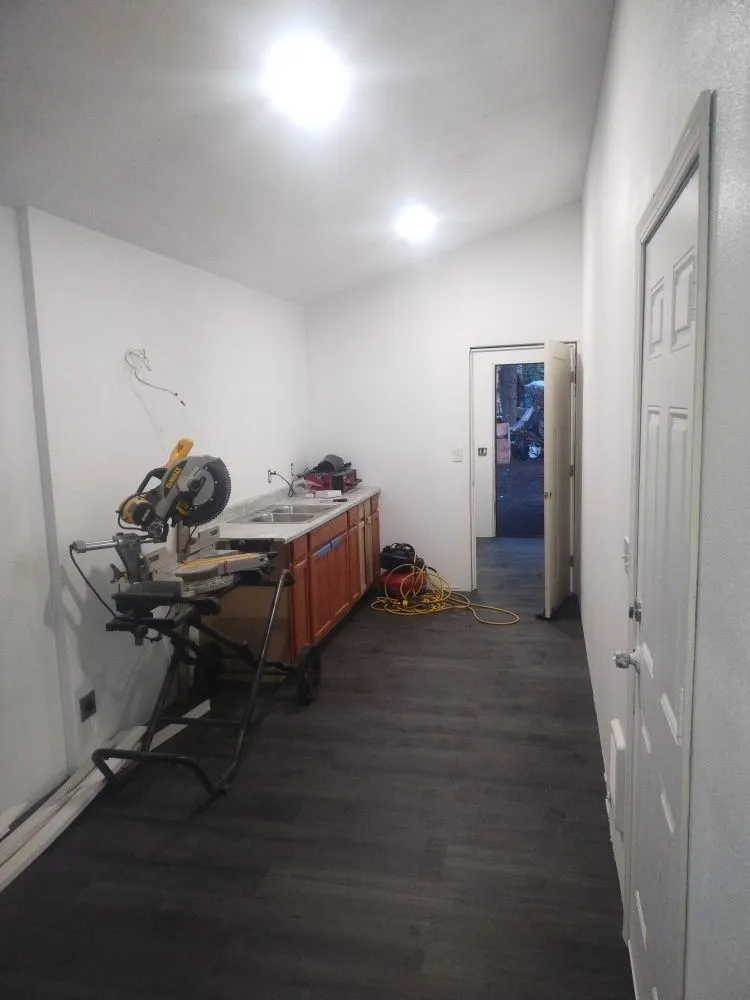 Slide of J and M Handyman