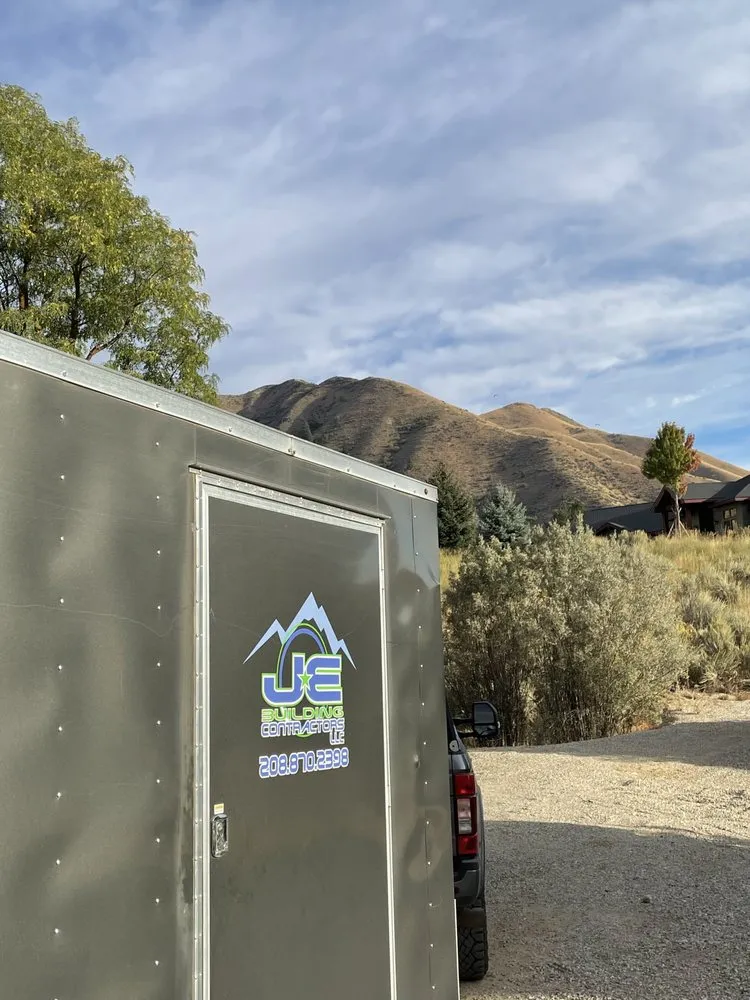 Emergency roof repair in Donnelly, ID - J E Contractors