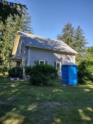 J R'S Home Improvements Logo