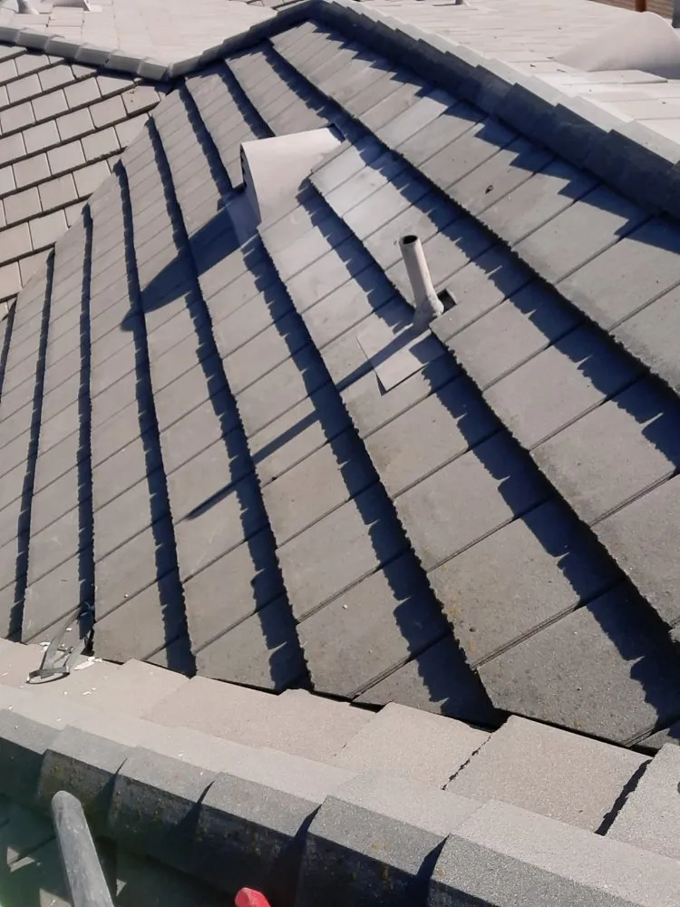 Slide of Jacinto’s Roofing