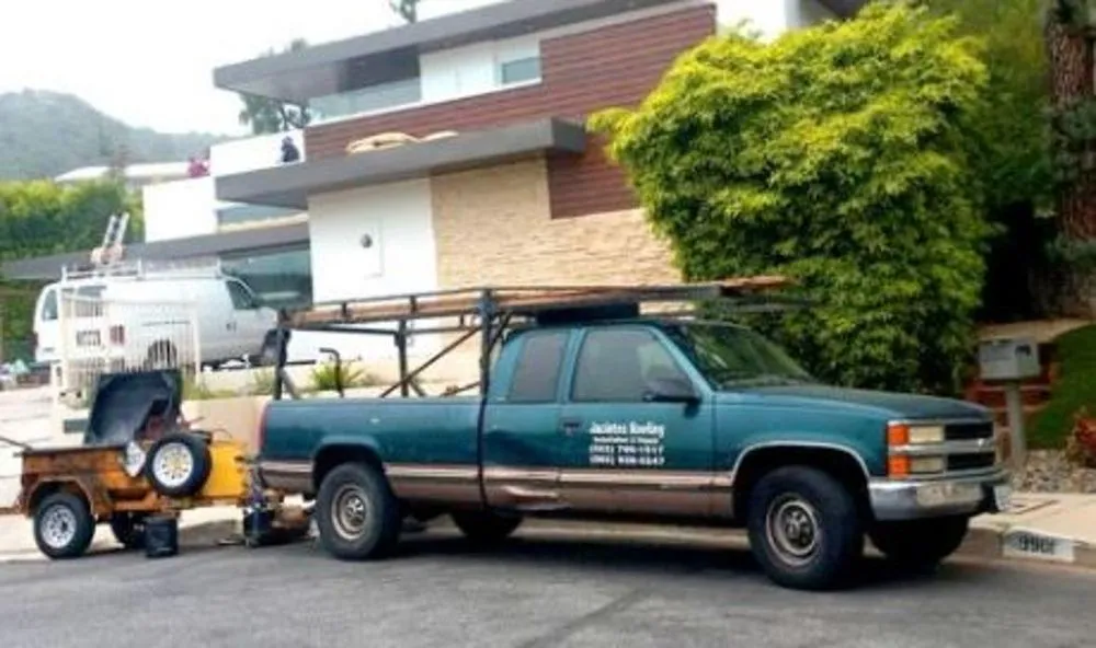 Slide of Jacinto’s Roofing