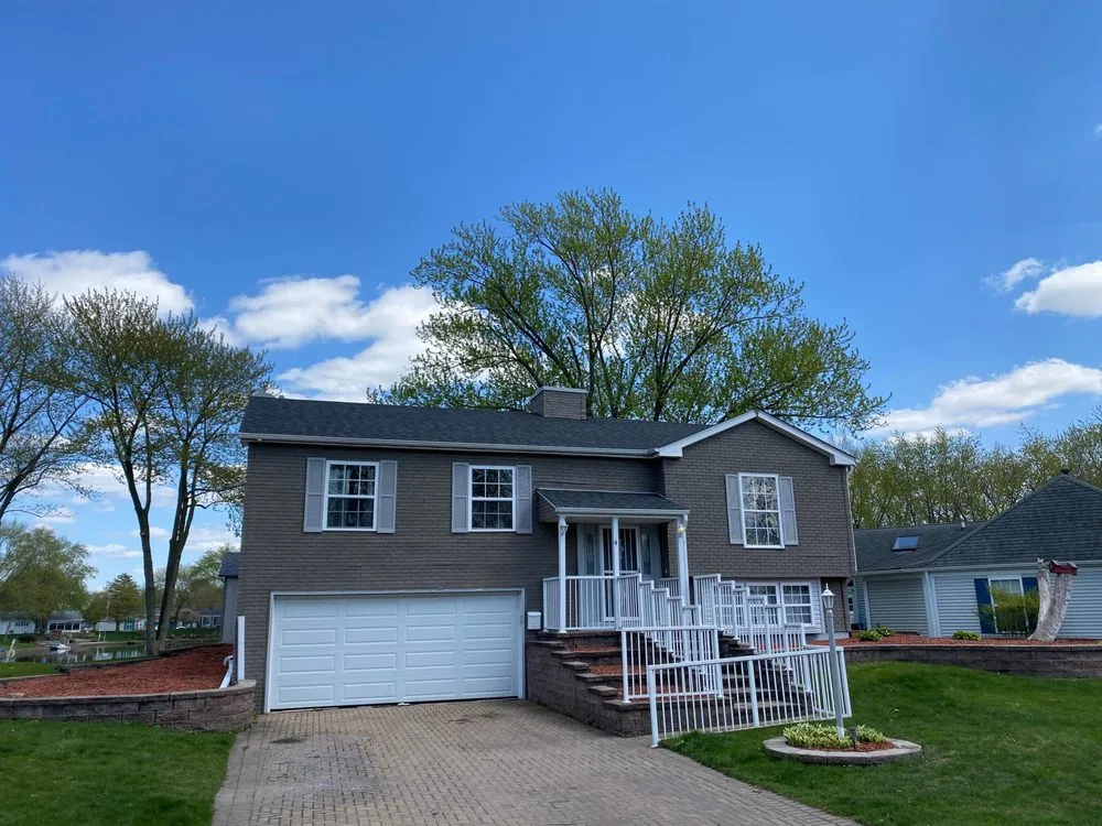 Slide of Jacks Roofing & Siding