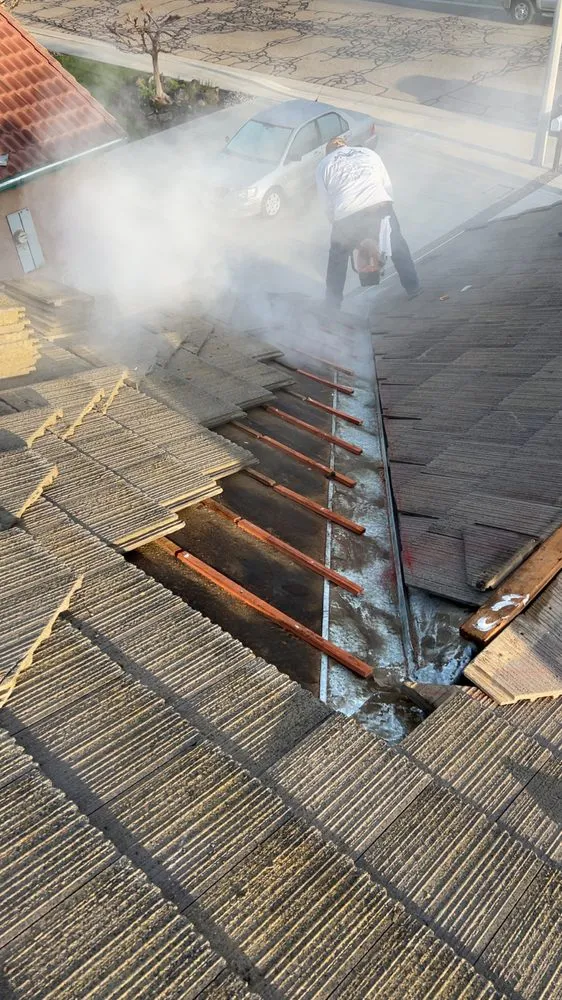 Slide of Jacobo Roofing