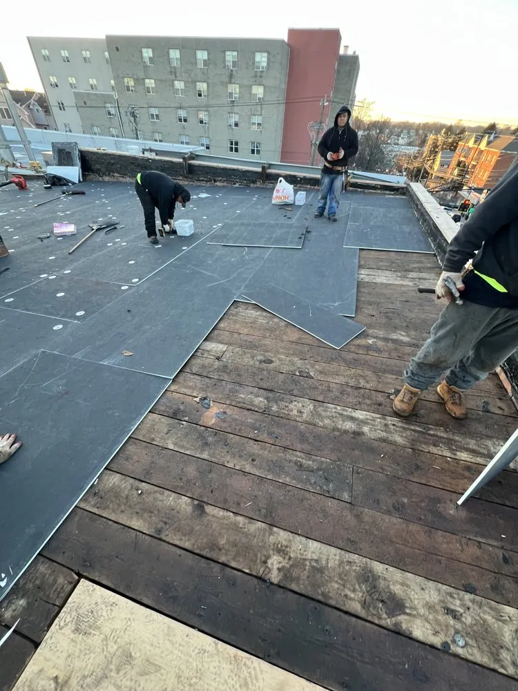Emergency residential roofing service experts serving Ewing Township, NJ - JAD construction