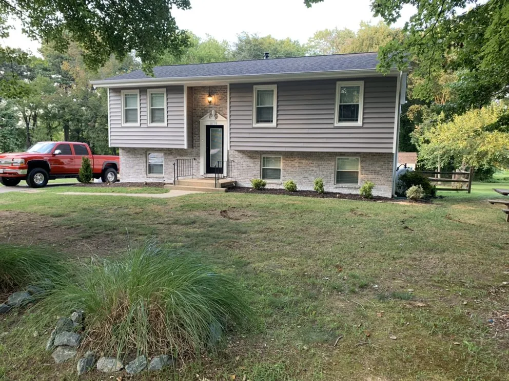 Licensed residential roofing service experts serving White plains, MD - JAG Construction Company